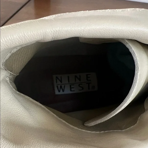 Nine West vintage women's Cream Lace-Up Ankle Boots - Picture 11 of 15